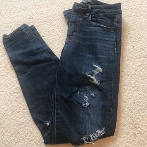 AMERICAN EAGLE DISTRESSED HI RISE JEGGING